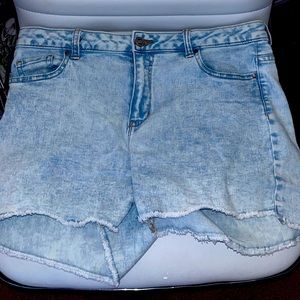 Old Navy, size 16, light blue denim shorts!